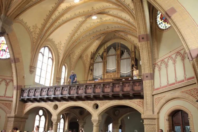 Blick-auf-Orgel.webp