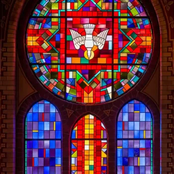 Erloeserkirche_-Fenster-links-vom-Apsisscheitel-Rundf.-Mueller-1947-Spitzbogenf.-1997-Foto-Fink-1002584-1.webp