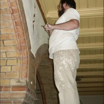 Restoration-eines-Ornaments-auf-den-Boegen.webp